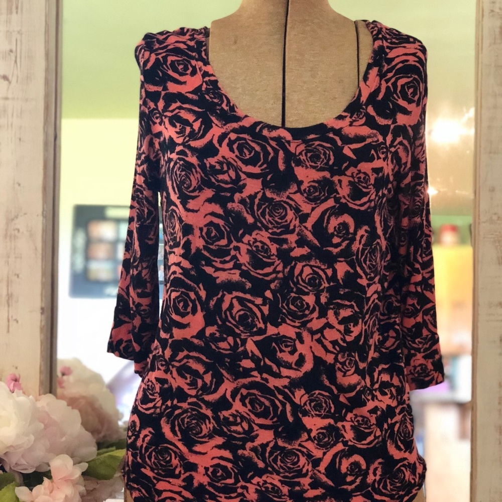 Floral rose top